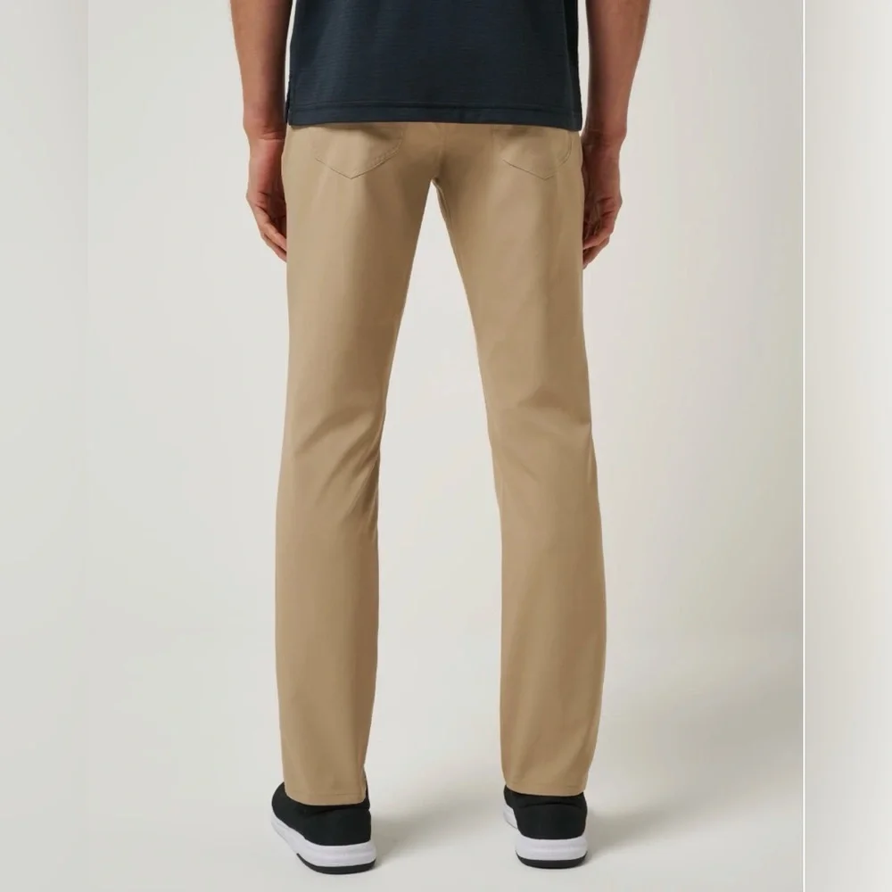 Travis Mathew 30 Open to Close Standard Fit‎ Performance Khaki Pants - Picture 2 of 12